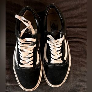 Old Skool Black & White Vans